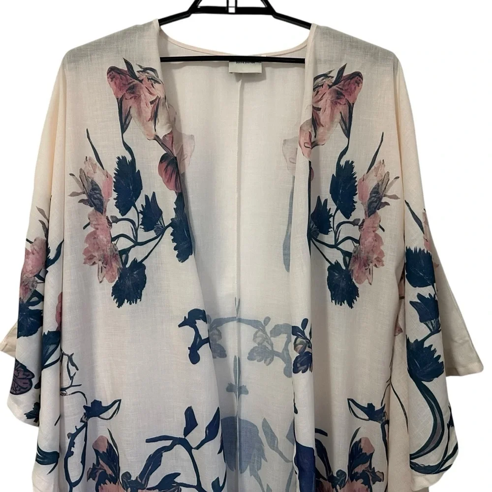 Bonne Journee Womens Floral Kimono Robe Sz 1 Sm/Med? Cream Exaggerated Sleeve - Picture 4 of 6